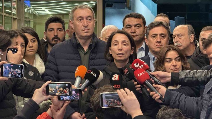DEM PARTİ EŞ GENEL BAŞKANLARI, SIRRI SÜREYYA ÖNDER’E HASTANEDE ZİYARETTE BULUNDU