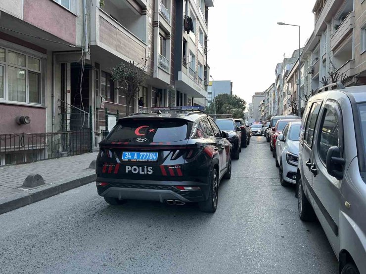 KÜÇÜKÇEKMECE’DE SORUN YAŞADIĞI AĞABEYİNİN İŞ YERİNE POMPALI TÜFEKLE SALDIRDI