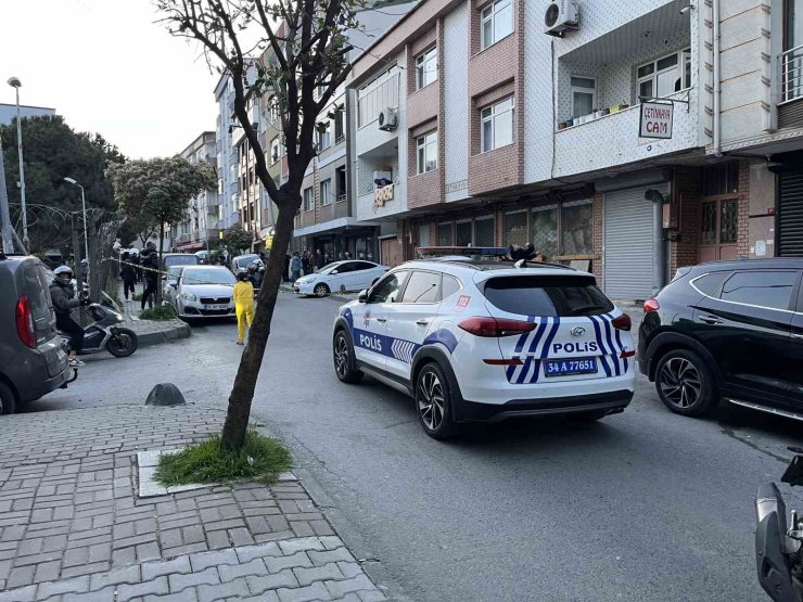 KÜÇÜKÇEKMECE’DE SORUN YAŞADIĞI AĞABEYİNİN İŞ YERİNE POMPALI TÜFEKLE SALDIRDI