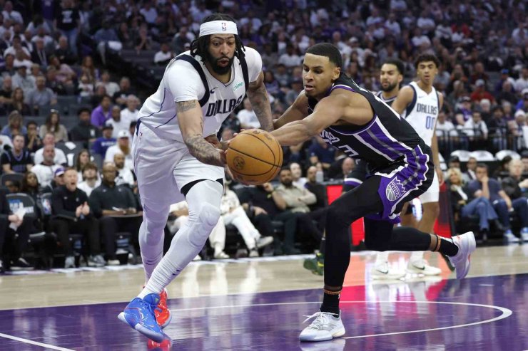 DALLAS MAVERİCKS, SACRAMENTO KİNGS DEPLASMANINDA KAZANDI