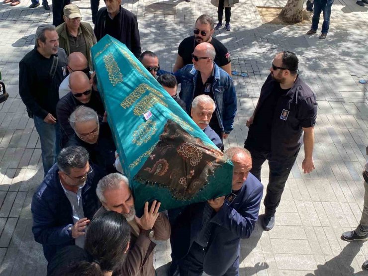 TARKAN’IN ANNESİ SON YOLCULUĞUNA UĞURLANIYOR