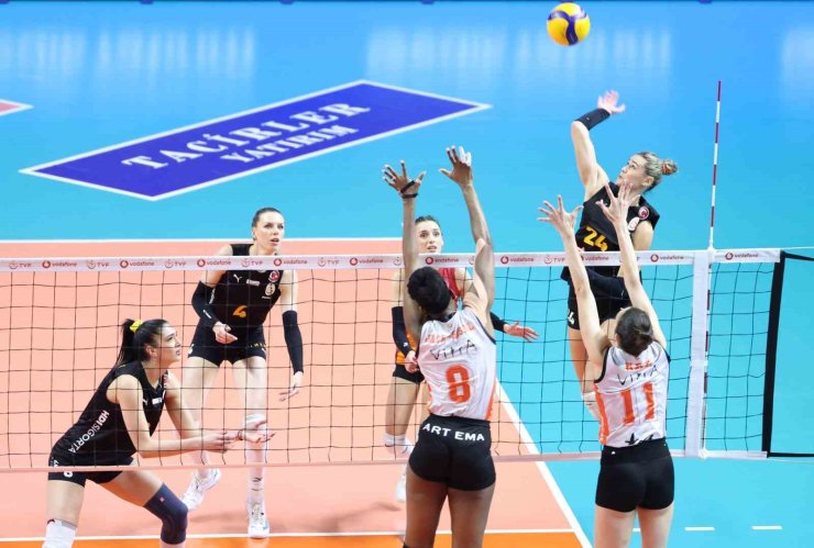 VODAFONE SULTANLAR LİGİ: GALATASARAY: 0 - ECZACIBAŞI DYNAVİT: 3