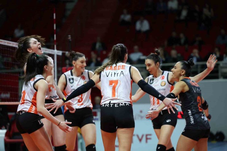 VODAFONE SULTANLAR LİGİ: GALATASARAY: 0 - ECZACIBAŞI DYNAVİT: 3