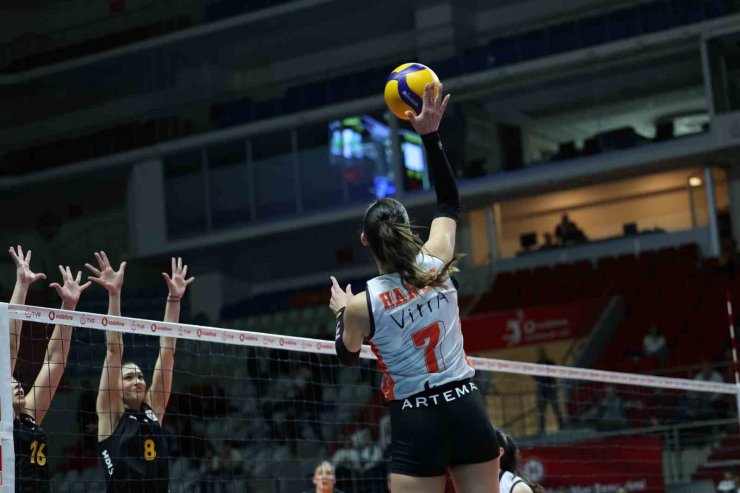 VODAFONE SULTANLAR LİGİ: GALATASARAY: 0 - ECZACIBAŞI DYNAVİT: 3