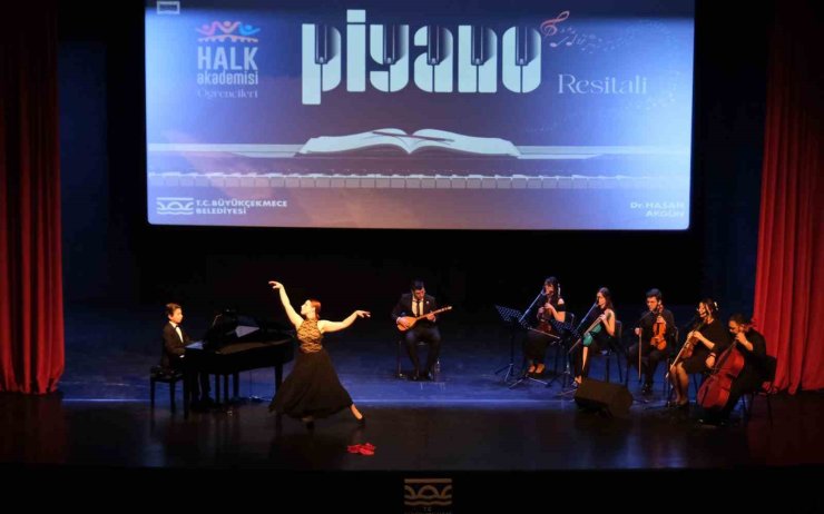 BÜYÜKÇEKMECE BELEDİYESİ HALK AKADEMİSİ ÖĞRENCİLERİ YETENEKLERİNİ SERGİLEDİ