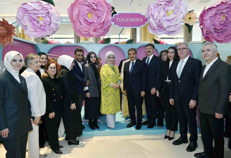 EMİNE ERDOĞAN, TOGEM-DER’İN GELENEKSEL "CEMRE ÇARŞISI"NIN AÇILIŞINA KATILDI