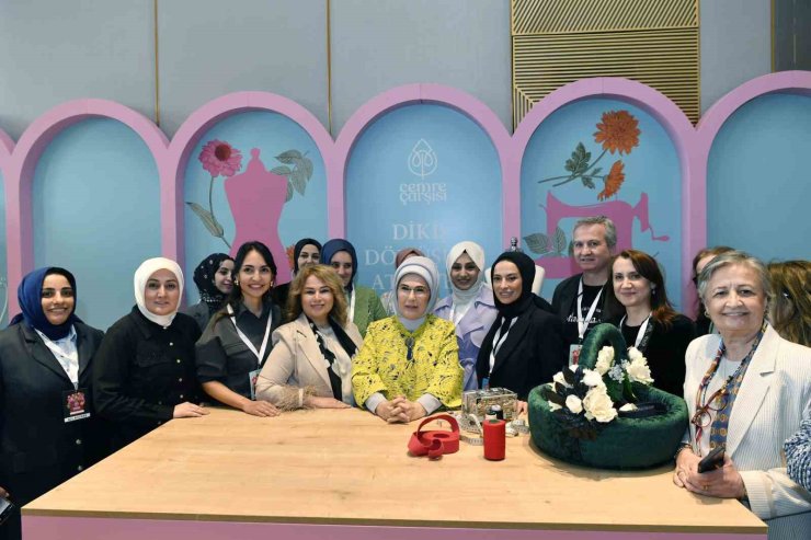 EMİNE ERDOĞAN, TOGEM-DER’İN GELENEKSEL "CEMRE ÇARŞISI"NIN AÇILIŞINA KATILDI