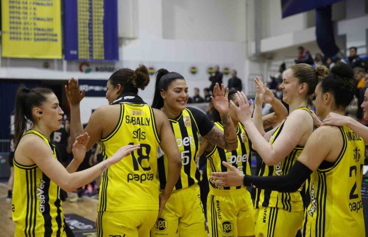FENERBAHÇE, SERİDE 2-0 ÖNE GEÇTİ