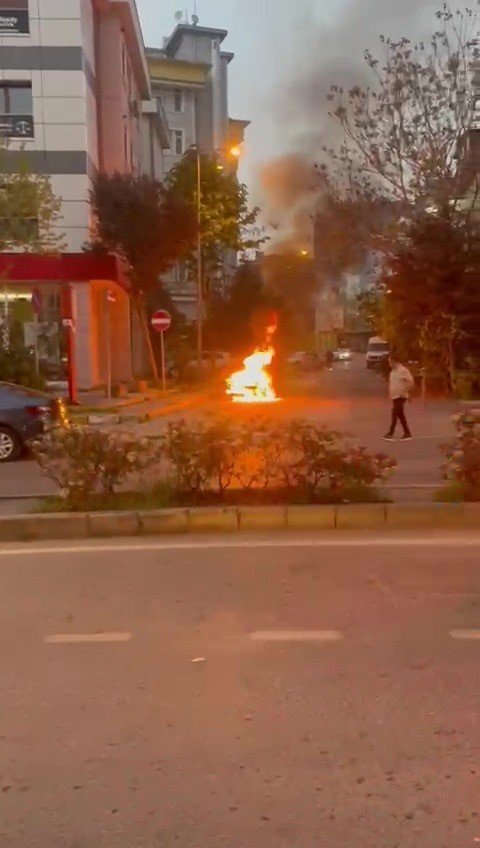 PENDİK’TE ALEV ALAN OTOMOBİL BOMBA GİBİ PATLADI