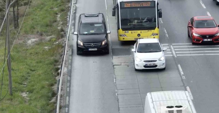 ARNAVUTKÖY’DE EMNİYET ŞERİDİNİ İHLAL ETTİ, SUÇU KENDİNDE DEĞİL YOLDA BULDU