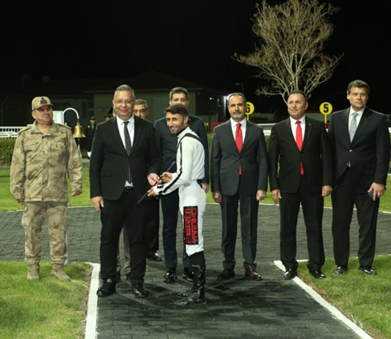 rukq786ympgb201hszudeljo.jpg