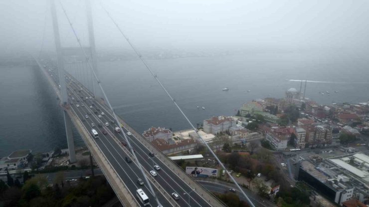 15 TEMMUZ ŞEHİTLER KÖPRÜSÜ SİSTE ADETA KAYBOLDU