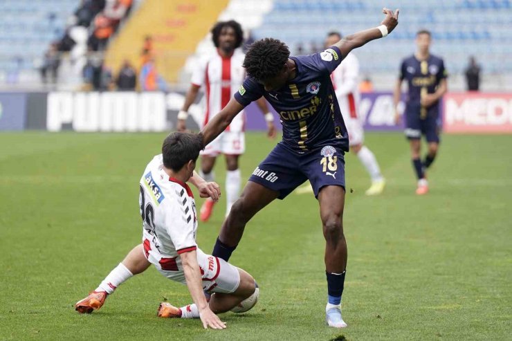 TRENDYOL SÜPER LİG: KASIMPAŞA: 3 - SİVASSPOR: 1 (MAÇ SONUCU)