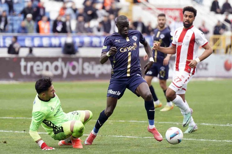 TRENDYOL SÜPER LİG: KASIMPAŞA: 3 - SİVASSPOR: 1 (MAÇ SONUCU)