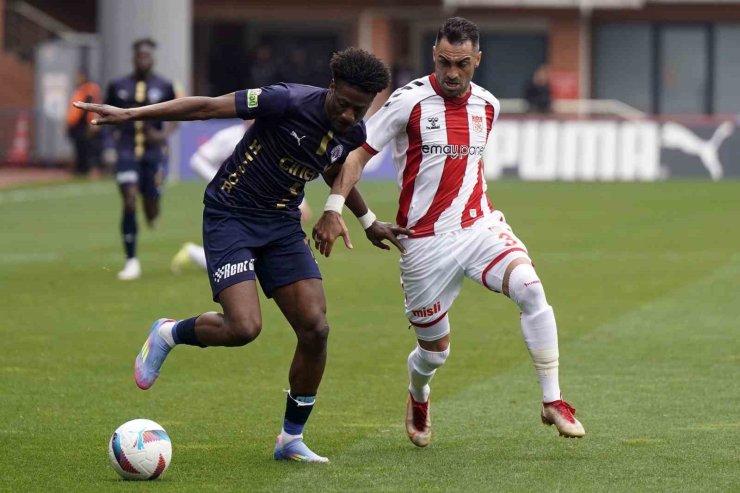 TRENDYOL SÜPER LİG: KASIMPAŞA: 2 - SİVASSPOR: 0 (İLK YARI)