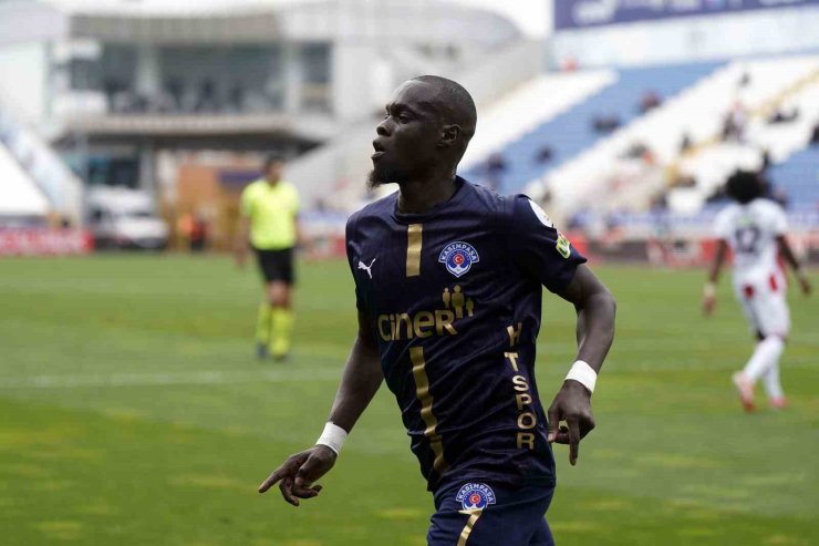 TRENDYOL SÜPER LİG: KASIMPAŞA: 2 - SİVASSPOR: 0 (İLK YARI)