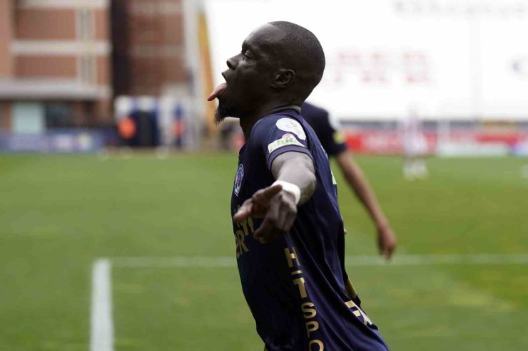 TRENDYOL SÜPER LİG: KASIMPAŞA: 2 - SİVASSPOR: 0 (İLK YARI)