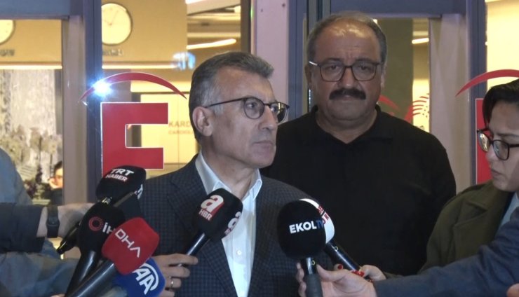 AK PARTİ GRUP BAŞKANI ABDULLAH GÜLER, SIRRI SÜREYYA ÖNDER’İ HASTANEDE ZİYARET ETTİ