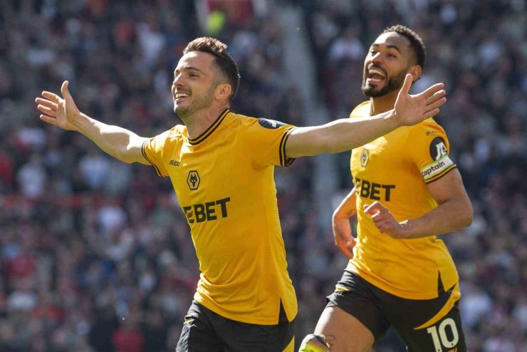 MANCHESTER UNİTED EVİNDE WOLVERHAMPTON’A KAYBETTİ
