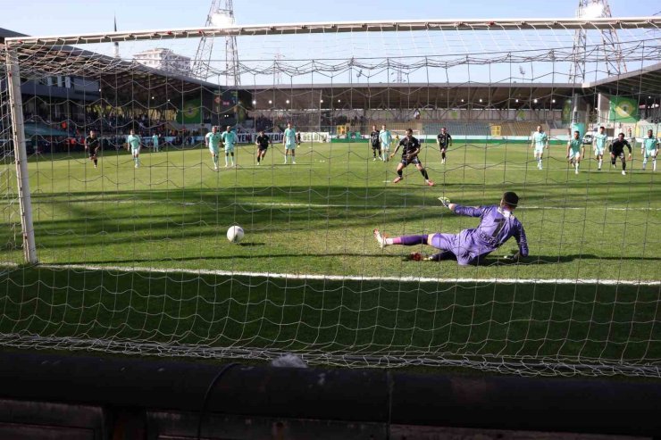 TRENDYOL 1. LİG: ESENLER EROKSPOR: 3 - KOCAELİSPOR: 1
