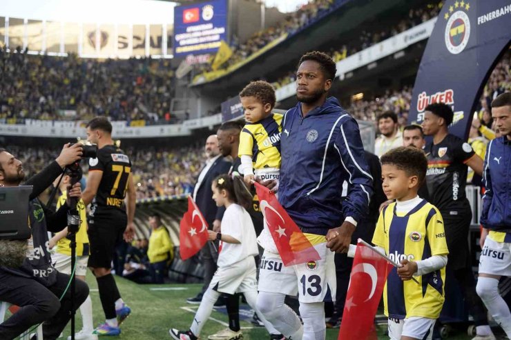 TRENDYOL SÜPER LİG: FENERBAHÇE: 0 - KAYSERİSPOR: 1 (MAÇ DEVAM EDİYOR)