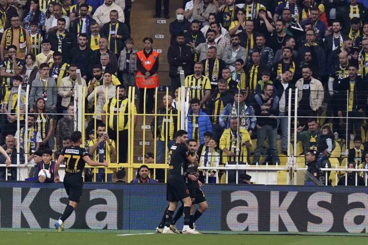 TRENDYOL SÜPER LİG: FENERBAHÇE: 1 - KAYSERİSPOR: 1 (İLK YARI)