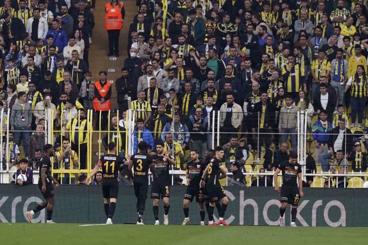 TRENDYOL SÜPER LİG: FENERBAHÇE: 1 - KAYSERİSPOR: 1 (İLK YARI)