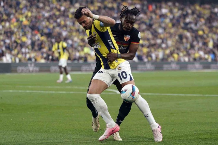 TRENDYOL SÜPER LİG: FENERBAHÇE: 1 - KAYSERİSPOR: 1 (İLK YARI)