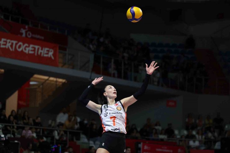 ECZACIBAŞI DYNAVİT, LİGİ ÜÇÜNCÜ SIRADA TAMAMLADI