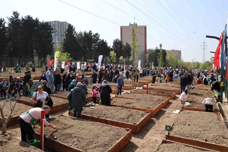 ATAŞEHİR’DE "KENT BOSTANLARI" PROJESİNİN İKİNCİSİ HAYATA GEÇTİ