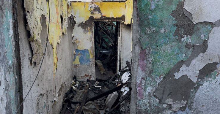 GAZİOSMANPAŞA’DA GECEKONDU ALEV ALEV YANDI