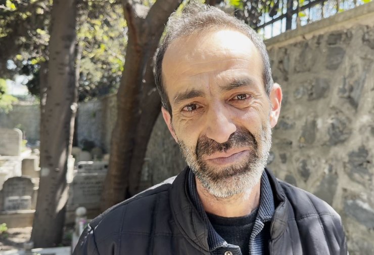 İTALYAN ŞEFİN OĞLU MATTİA AHMET MİNGUZZİ’NİN MEZARINI ANNEANNESİ ZİYARET ETTİ
