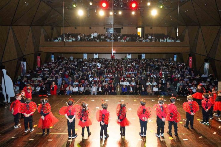 BEYLİKDÜZÜ’NDE 23 NİSAN COŞKUSU DEVAM EDİYOR