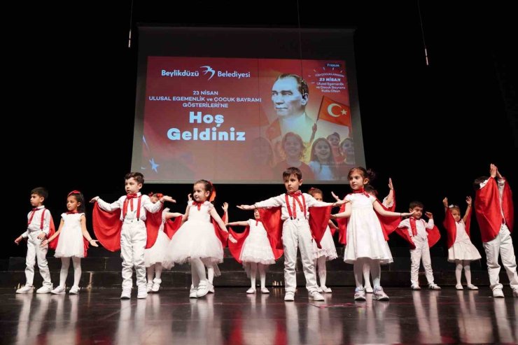 BEYLİKDÜZÜ’NDE 23 NİSAN COŞKUSU DEVAM EDİYOR