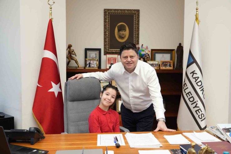 BAŞKANLIK KOLTUĞU ÇOCUKLARA EMANET