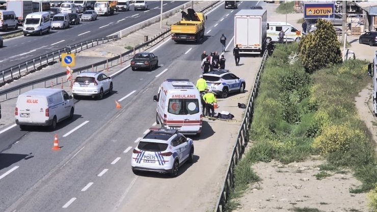 SİLİVRİ’DE GERİ MANEVRA YAPAN TIR YAŞLI ADAMA ÇARPTI