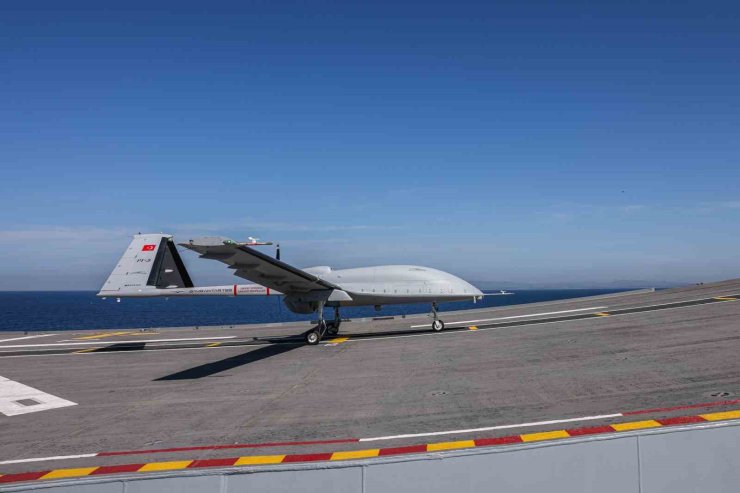 BAYRAKTAR TB3’TEN TCG ANADOLU’YA BAŞARILI 4 SORTİ