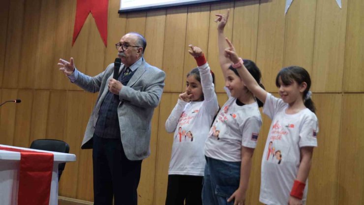 YALVAÇ URAL BÜYÜKÇEKMECELİ ÇOCUKLARLA BULUŞTU