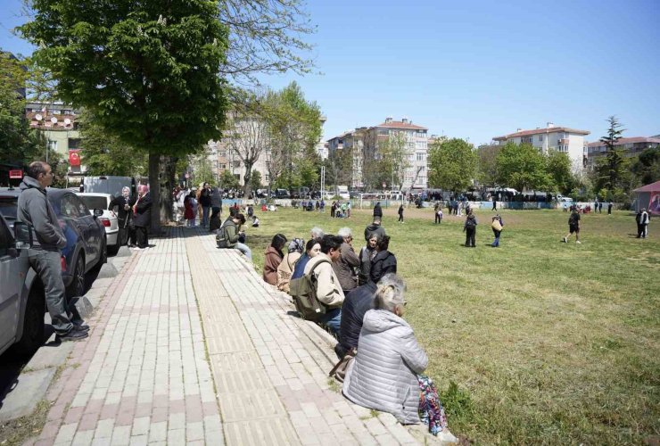 İSTANBUL’DA 6.2’LİK DEPREM ANI KAMERADA