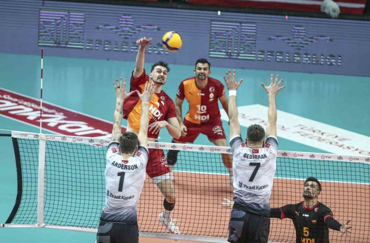ZİRAAT BANKKART, SERİDE 1-0 ÖNE GEÇTİ