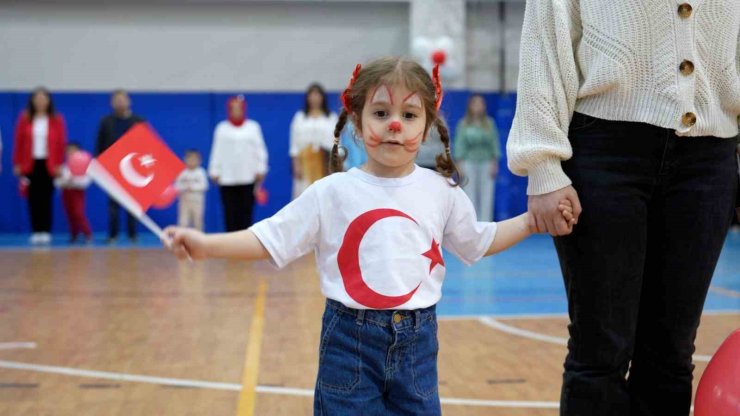 MALTEPE’DE MİNİKLERİN 23 NİSAN COŞKUSU