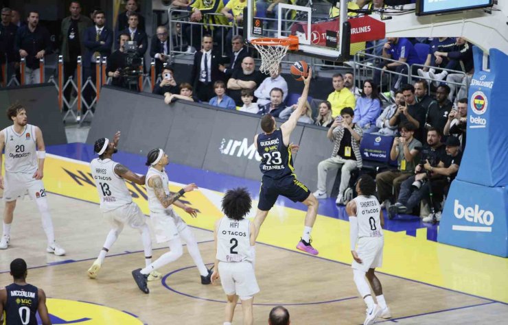 FENERBAHÇE BEKO, SERİDE DURUMU 2-0’A GETİRDİ