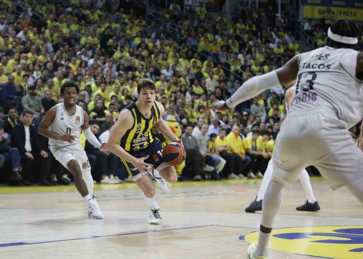 FENERBAHÇE BEKO, SERİDE DURUMU 2-0’A GETİRDİ