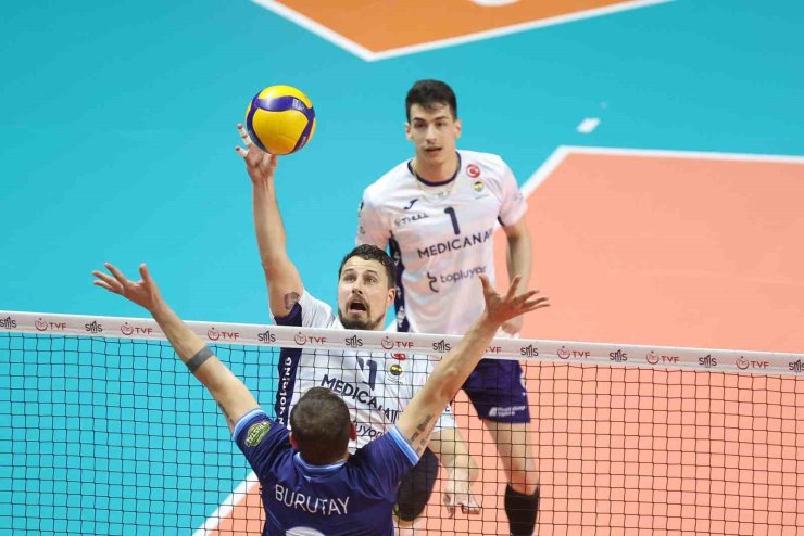 EFELER LİGİ: FENERBAHÇE: 3 - ARKAS SPOR: 1