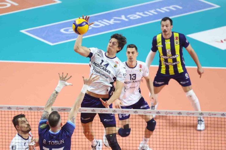 EFELER LİGİ: FENERBAHÇE: 3 - ARKAS SPOR: 1