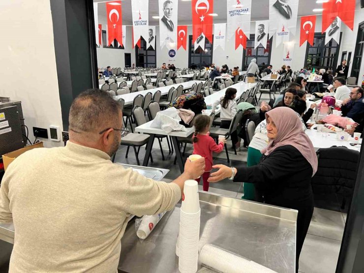 DEPREM SONRASI SANCAKTEPE BELEDİYESİ VATANDAŞLARI YALNIZ BIRAKMADI