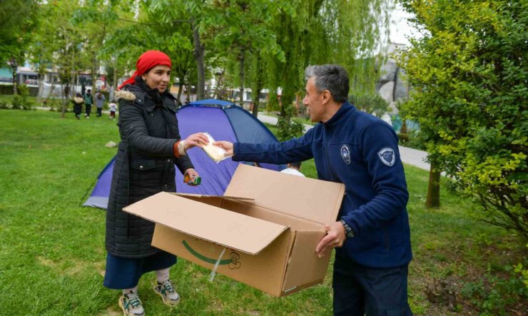 ESENYURT BELEDİYESİ’NDEN VATANDAŞLARA TAM DESTEK SÜRÜYOR