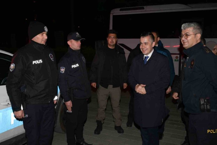 ESENYURT BELEDİYESİ TÜM EKİPLERİYLE GECE BOYUNCA SAHADA OLACAK
