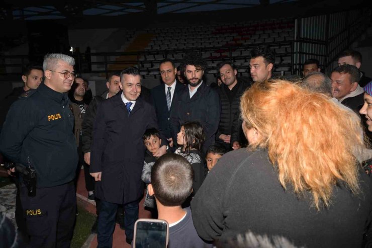 ESENYURT BELEDİYESİ TÜM EKİPLERİYLE GECE BOYUNCA SAHADA OLACAK