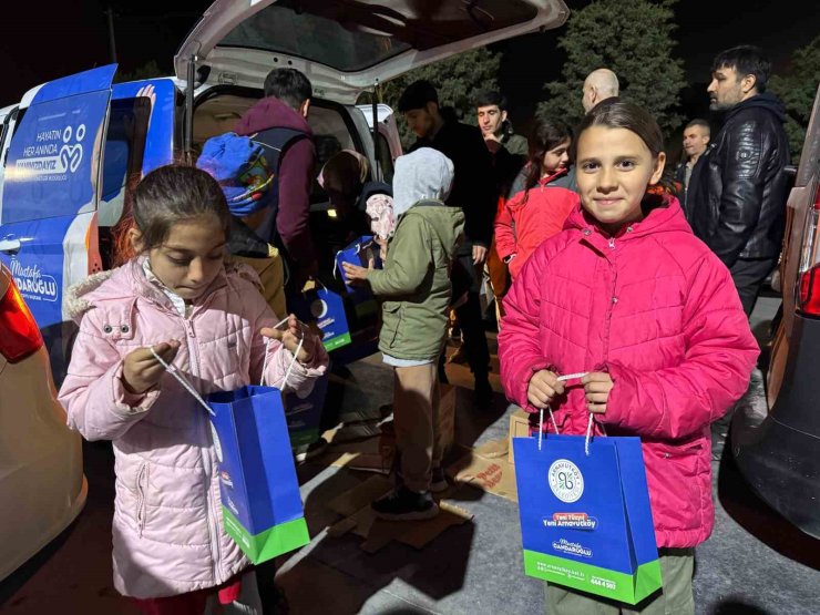 DEPREMİN ARDINDAN ARNAVUTKÖY BELEDİYESİ SEFERBER OLDU